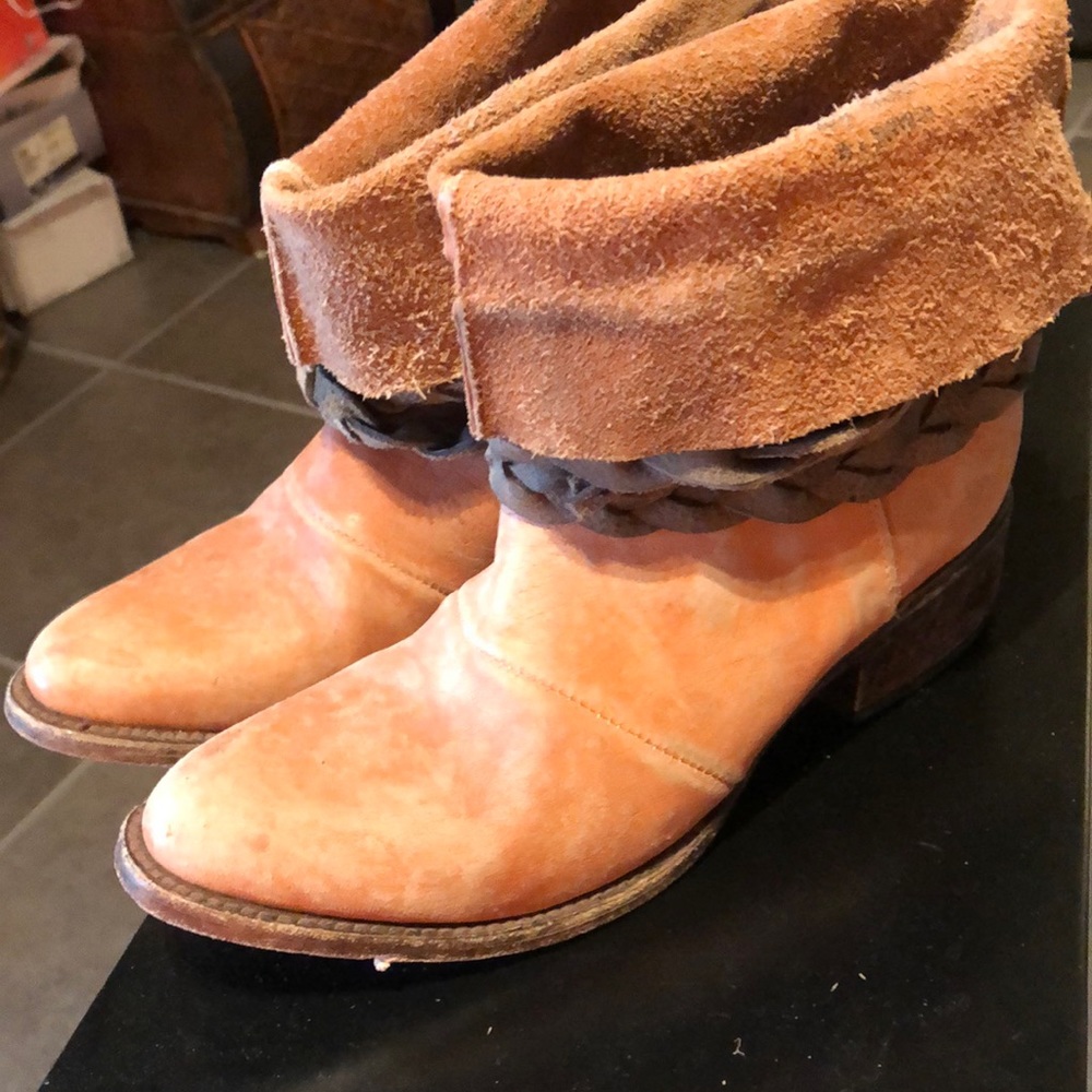 FreeBird bootie size 7 barra